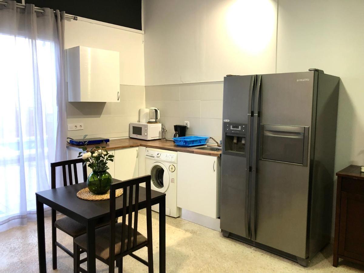 Apartamento Con Piscina En Ciudad Jardin Malaga Bagian luar foto