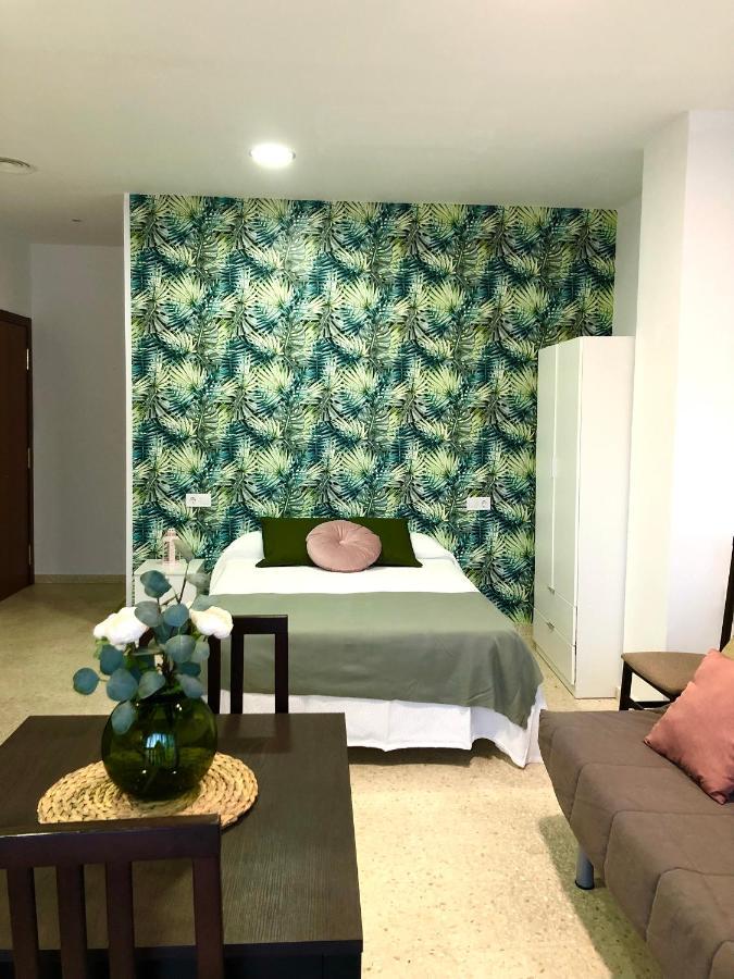 Apartamento Con Piscina En Ciudad Jardin Malaga Bagian luar foto